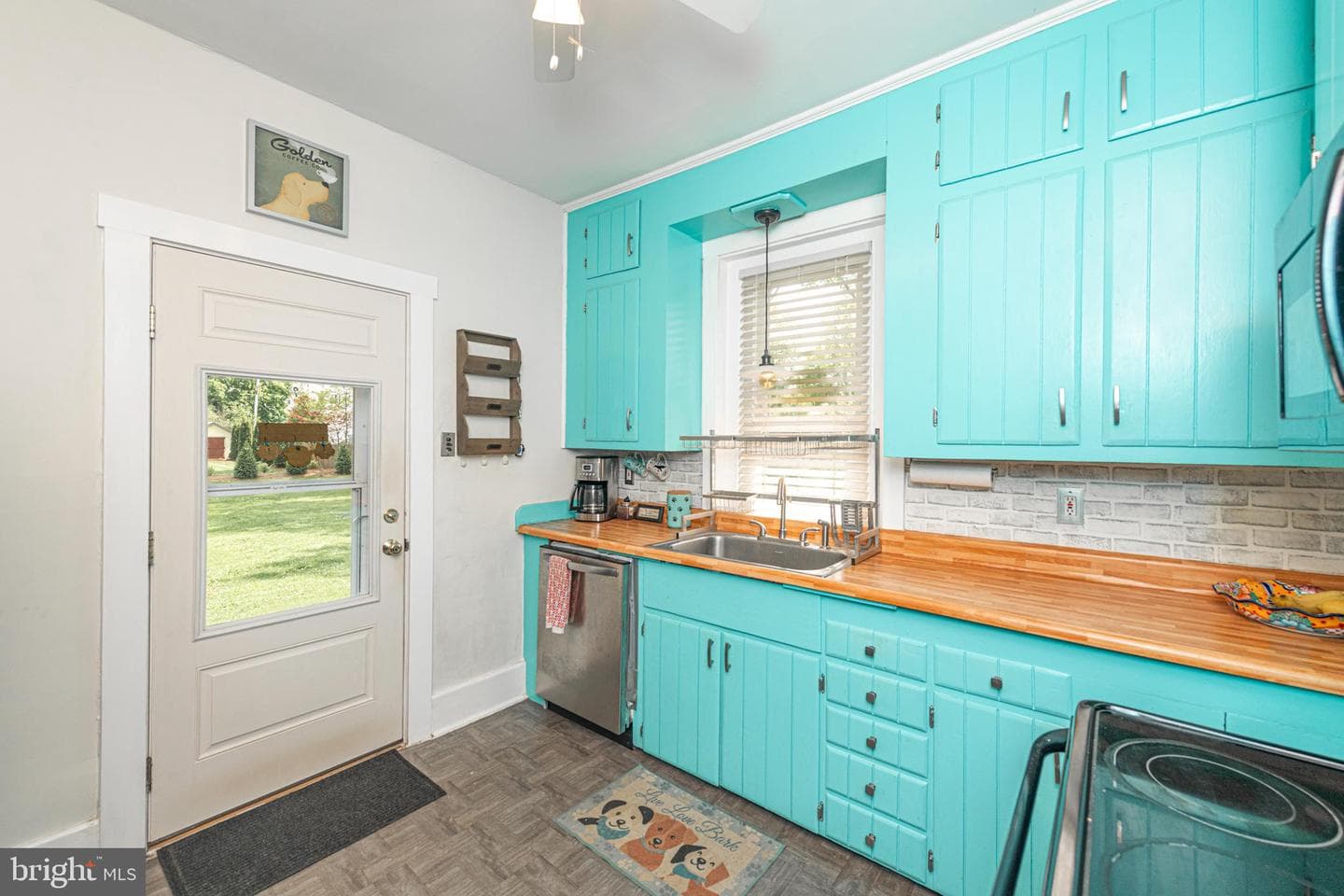 670 Church Street photo 16