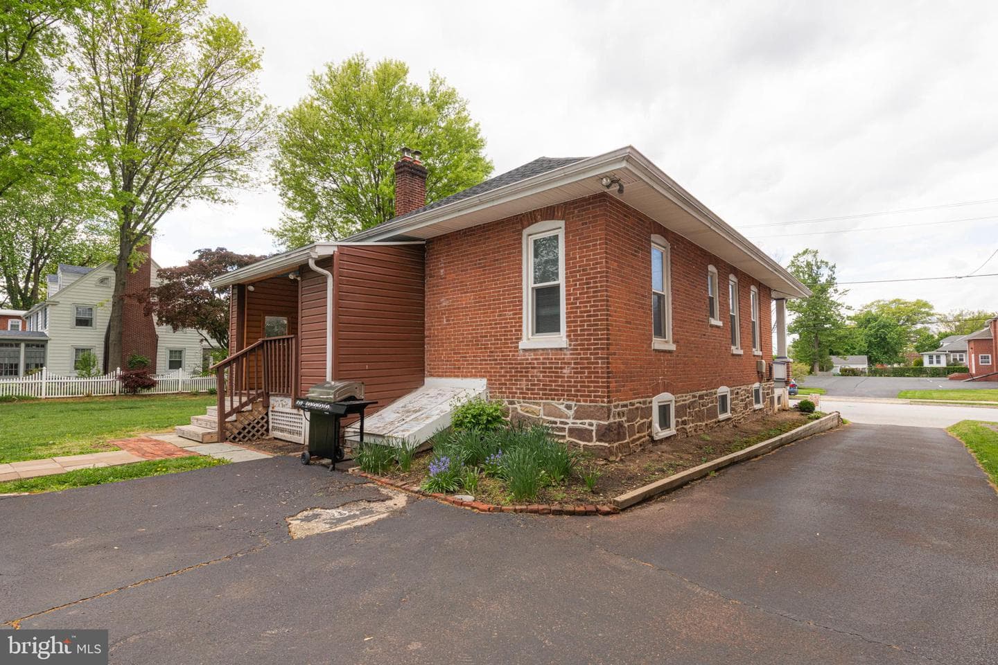 670 Church Street photo 38