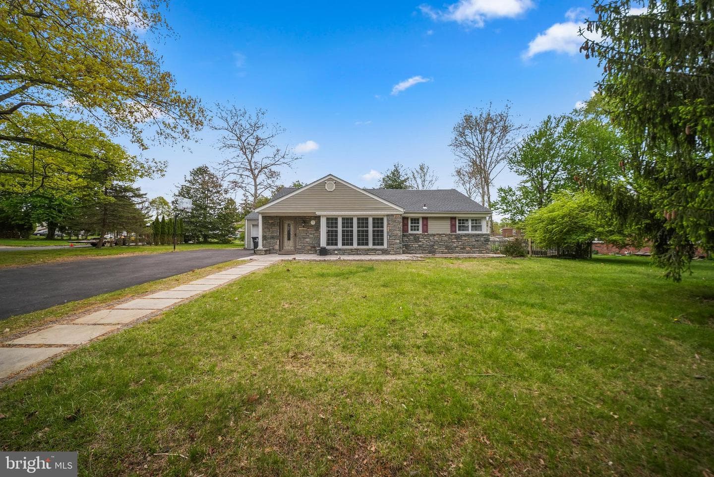 3119 Manor Road