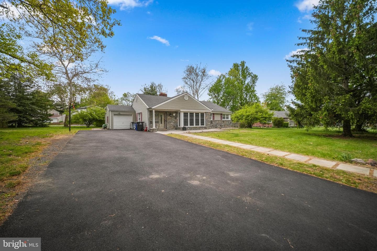 3119 Manor Road photo 3