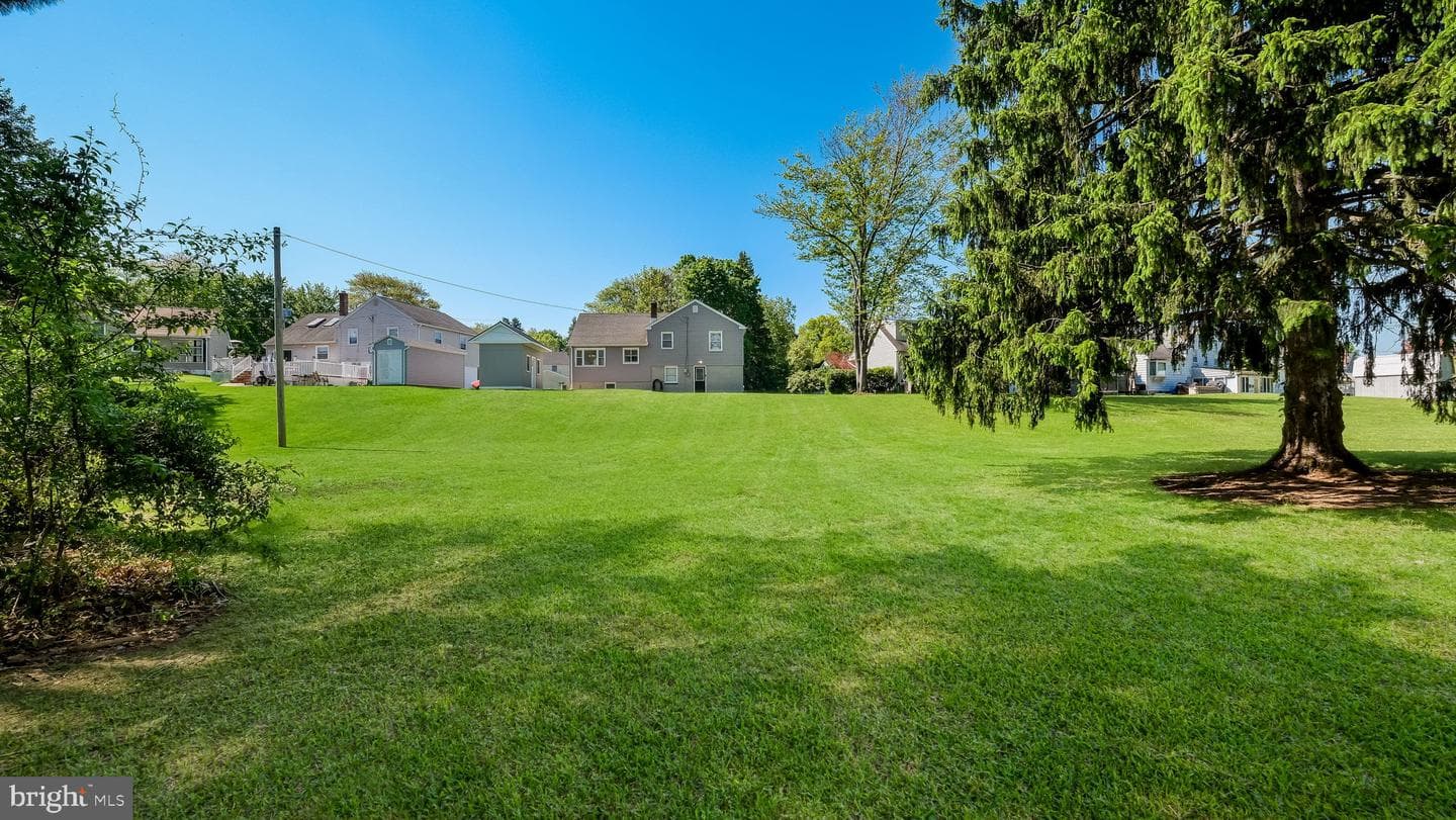 505 Wellington Road photo 37