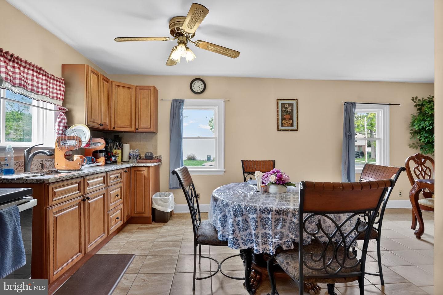 1638 Franklin Avenue photo 11