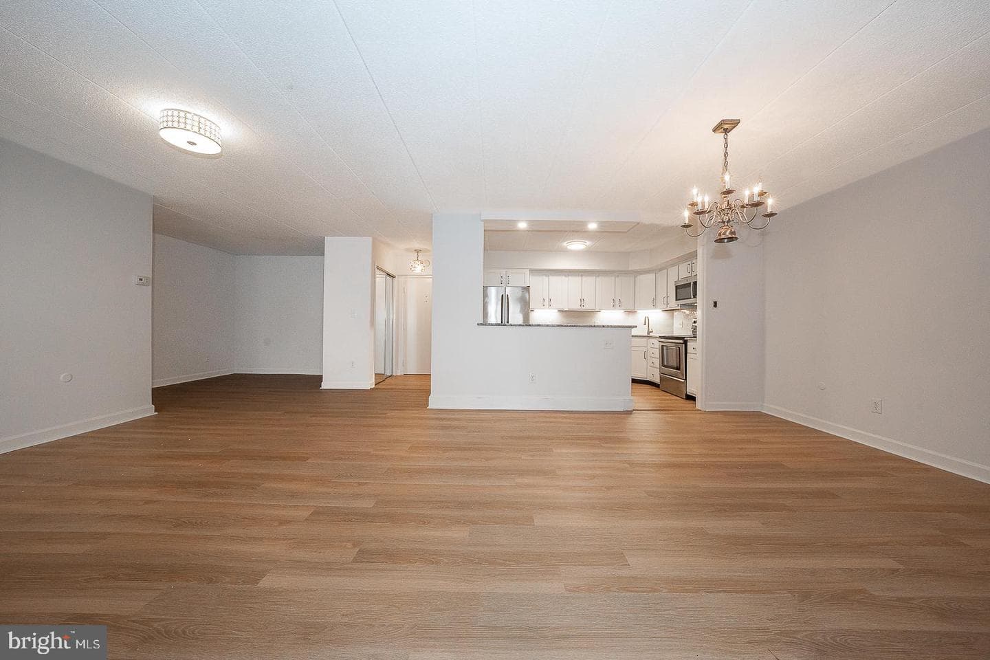 1219 W Wynnewood Road #208 photo 14