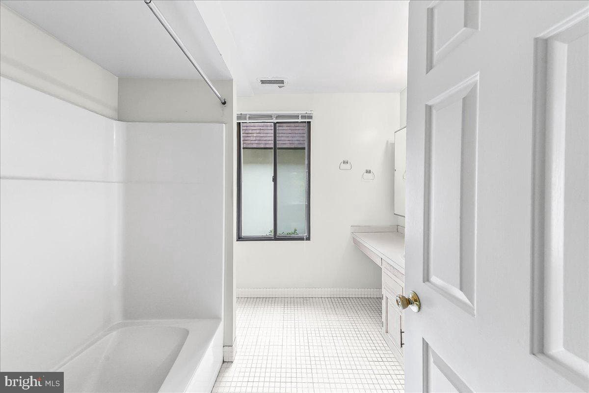 100 Llanalew Road #3c photo 20