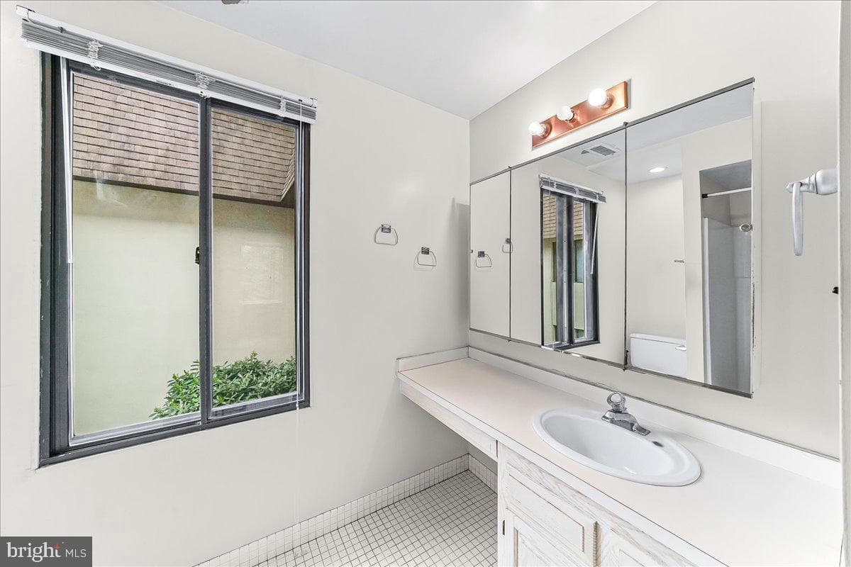 100 Llanalew Road #3c photo 21