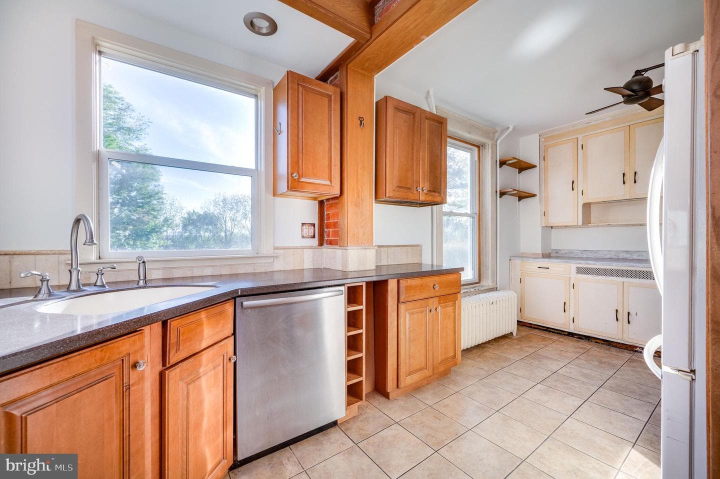 591 Dotts Street photo 20