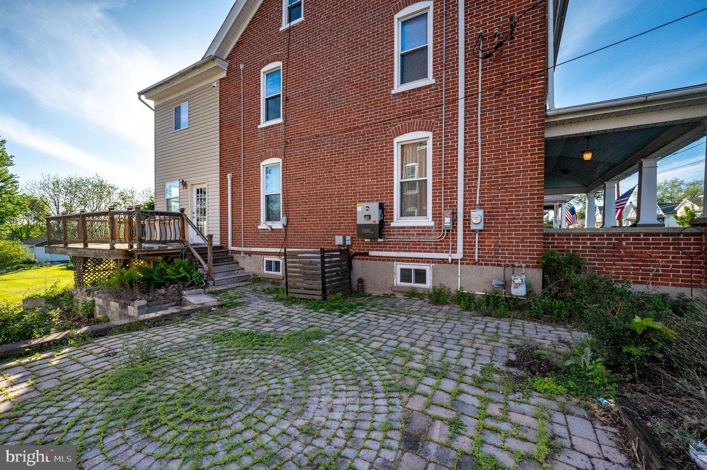 591 Dotts Street photo 3