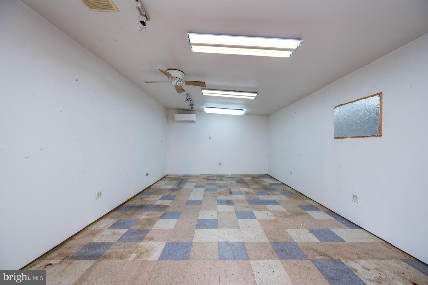 591 Dotts Street photo 49