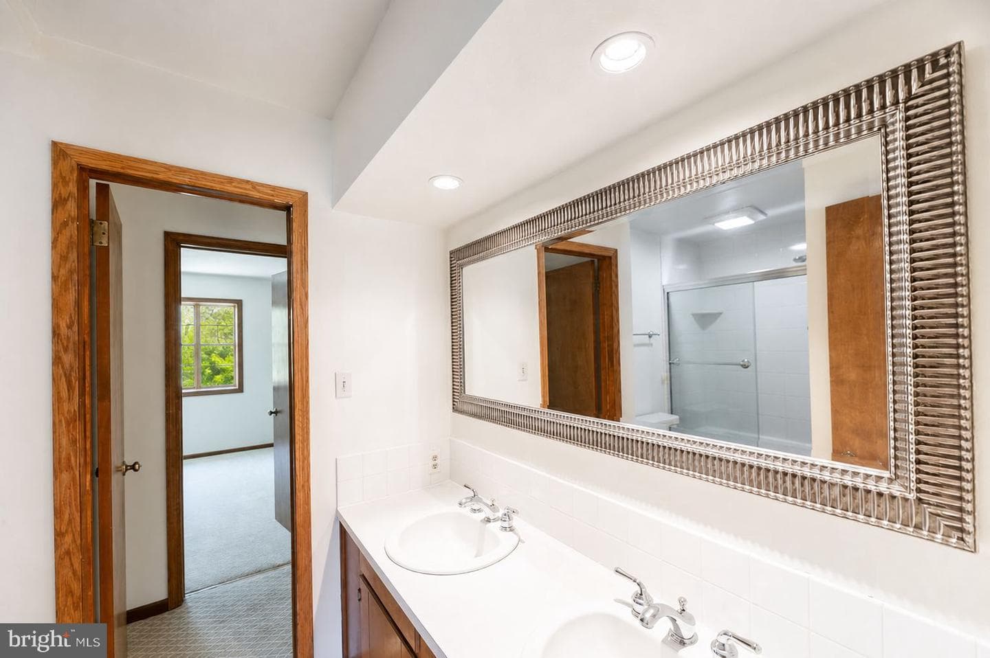 181 Roboda Boulevard photo 29