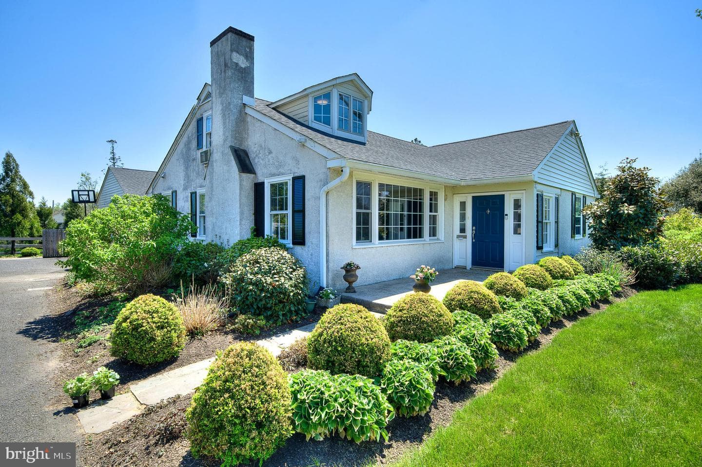 307 Washington Lane photo 32