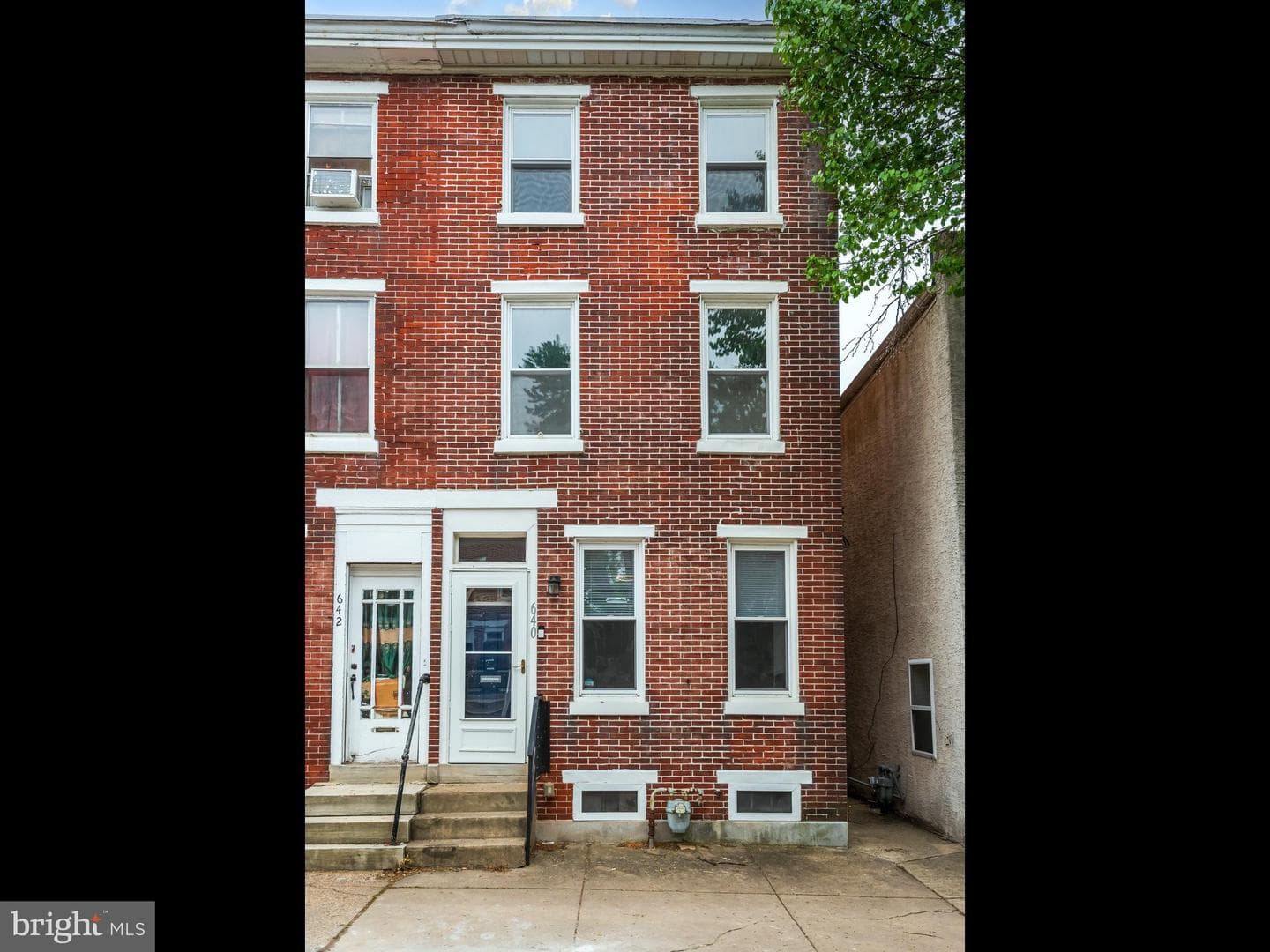 640 Astor Street photo 2