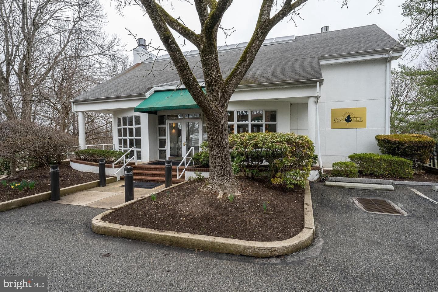 1750 Oakwood Terrace #16-I photo 28
