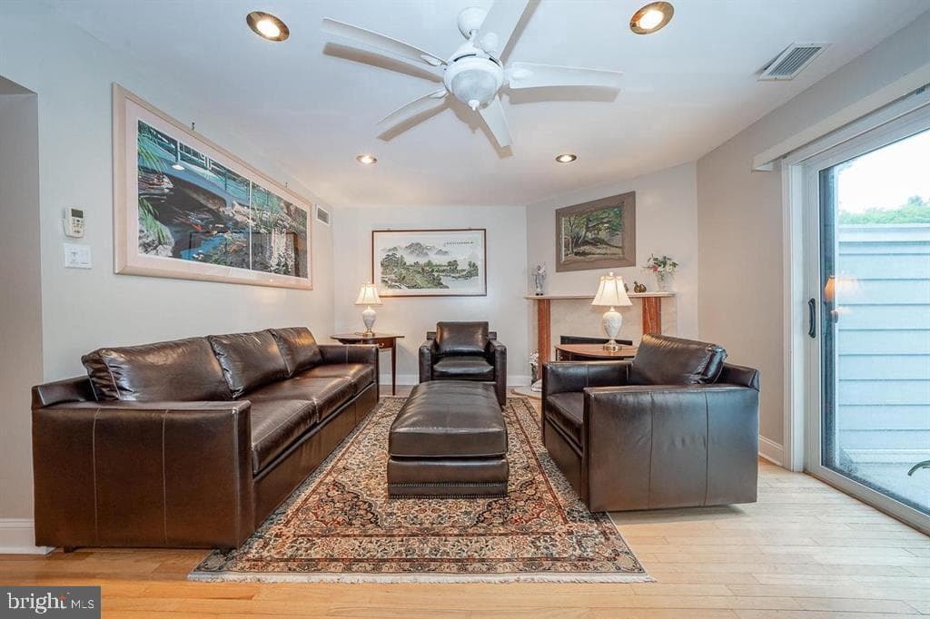 1750 Oakwood Terrace #16-I photo 6
