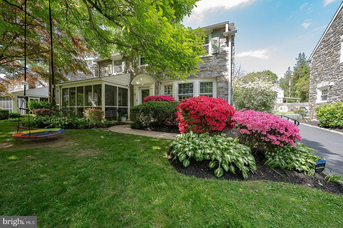 722 Argyle Road photo 2