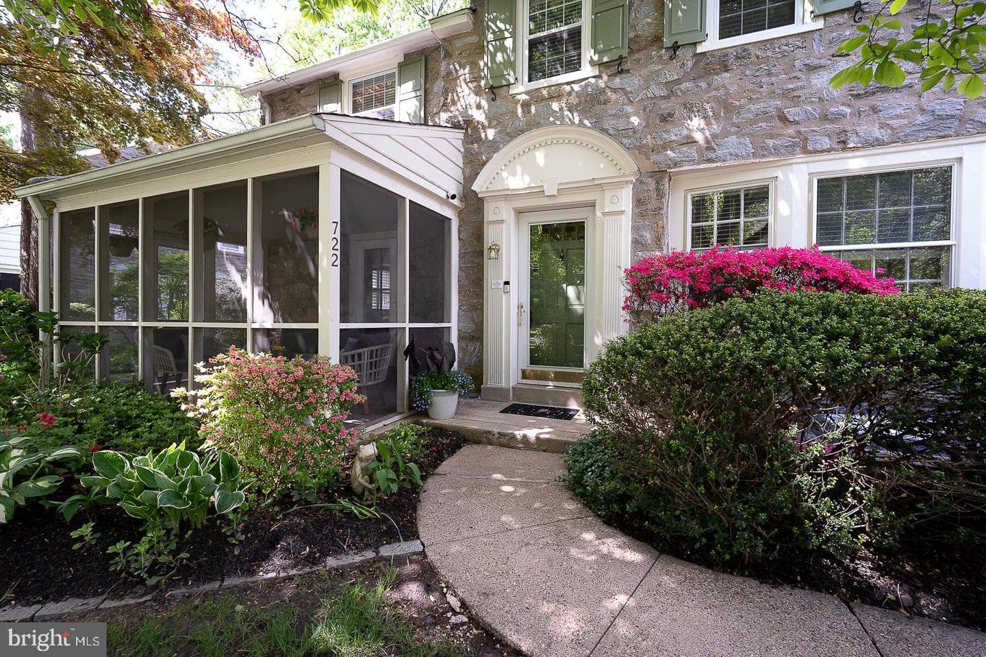 722 Argyle Road photo 4
