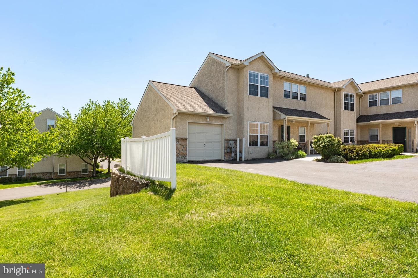 58 Stuart Drive photo 37