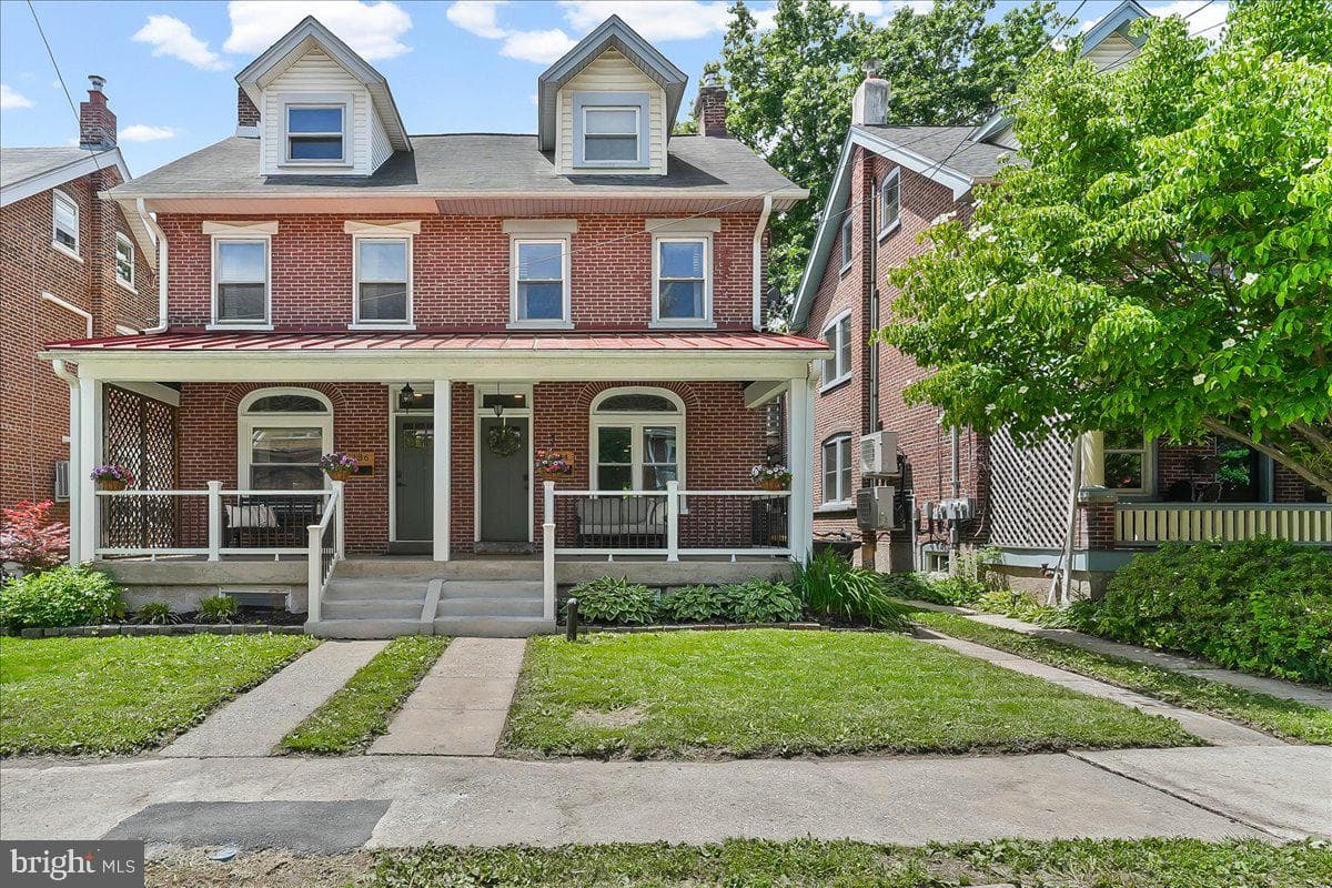 134 Walnut Street photo 2