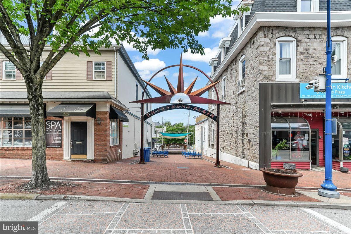 134 Walnut Street photo 42