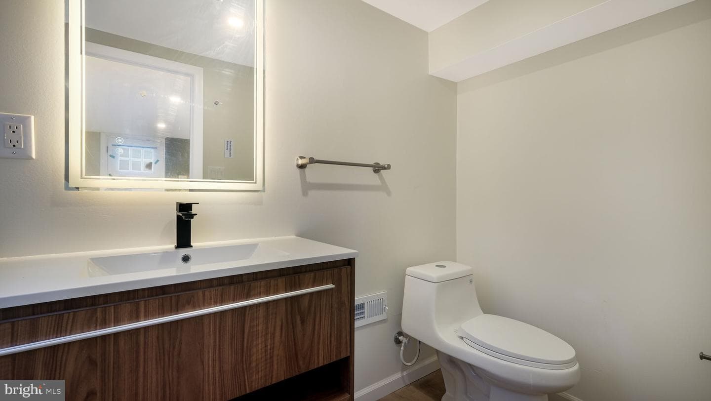 1617 W Church Road photo 15