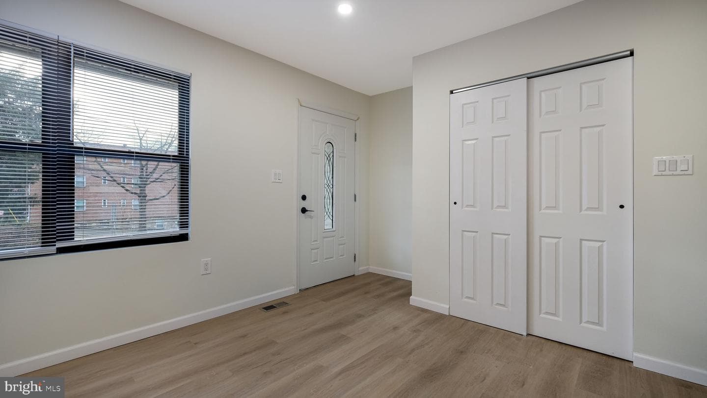 1617 W Church Road photo 5