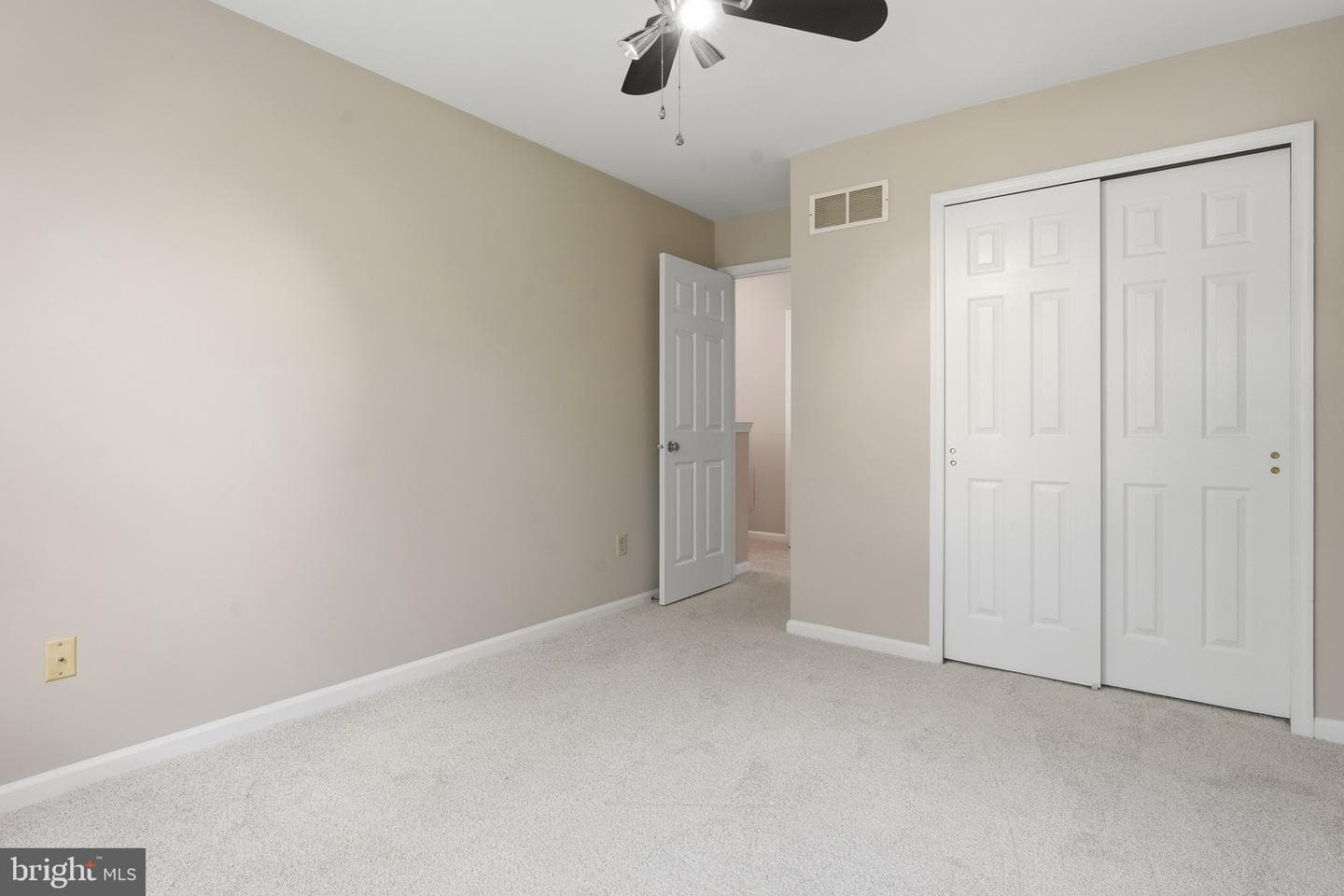 55 Windsor Place photo 39