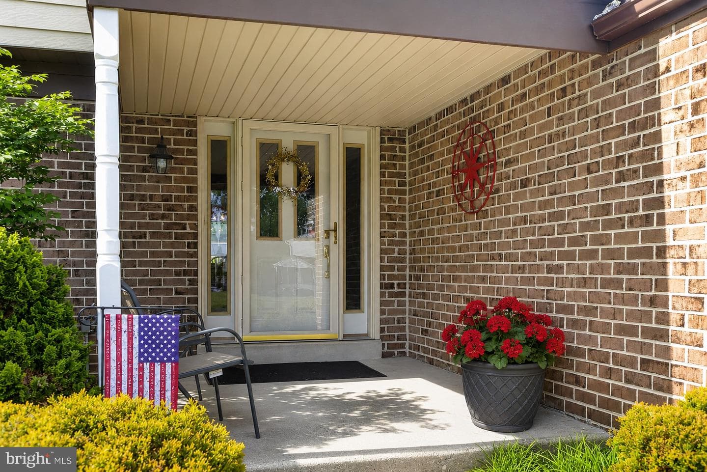 555 Elliott Drive photo 2