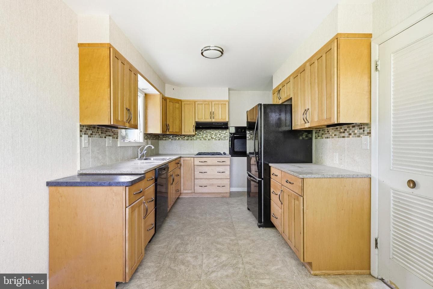 1517 Thornberry Road photo 8