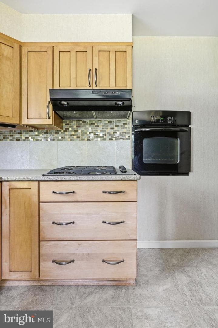 1517 Thornberry Road photo 9