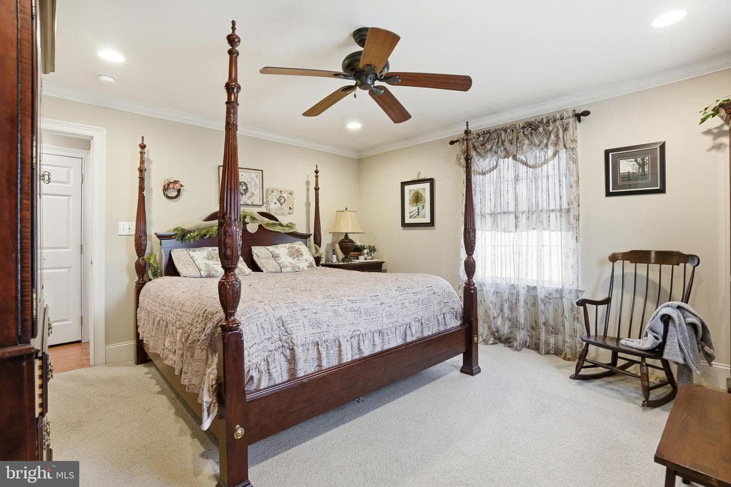 230 Sandown Court photo 25