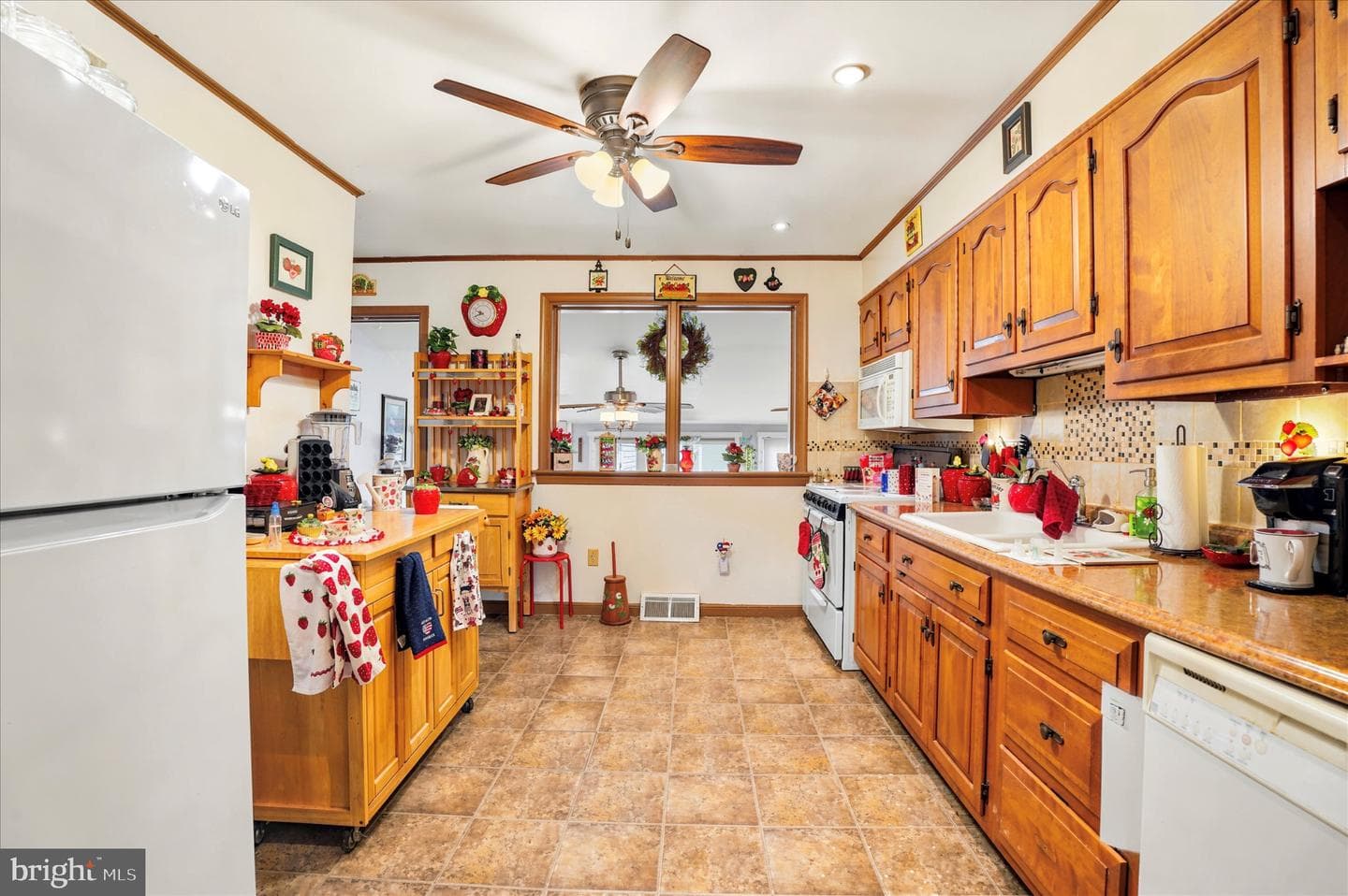 654 Oakdale Avenue photo 10