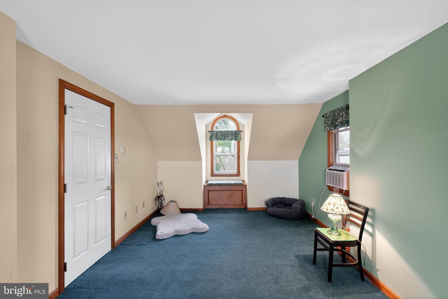 1525 College Avenue photo 22