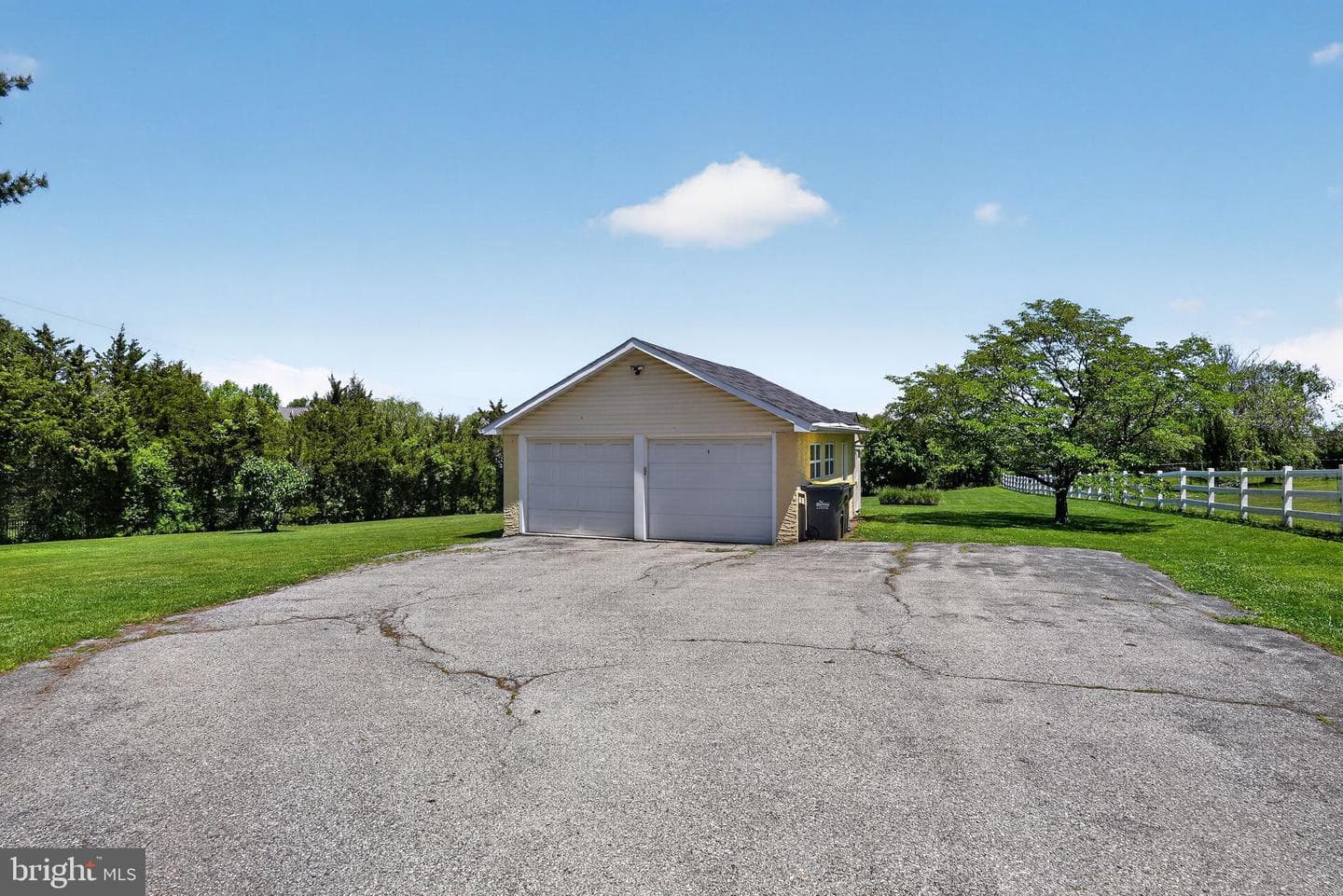 1525 College Avenue photo 28