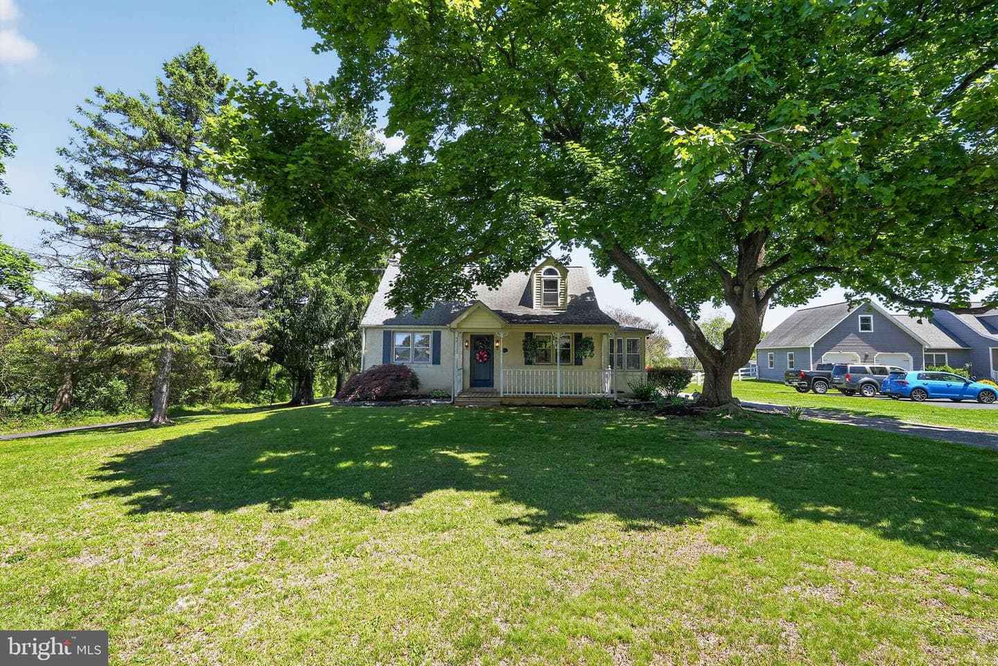 1525 College Avenue photo 3