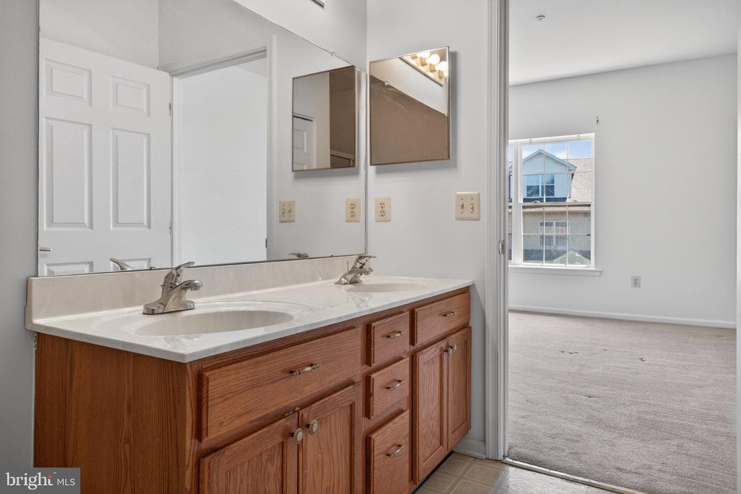 18 Trent Lane #18 photo 10