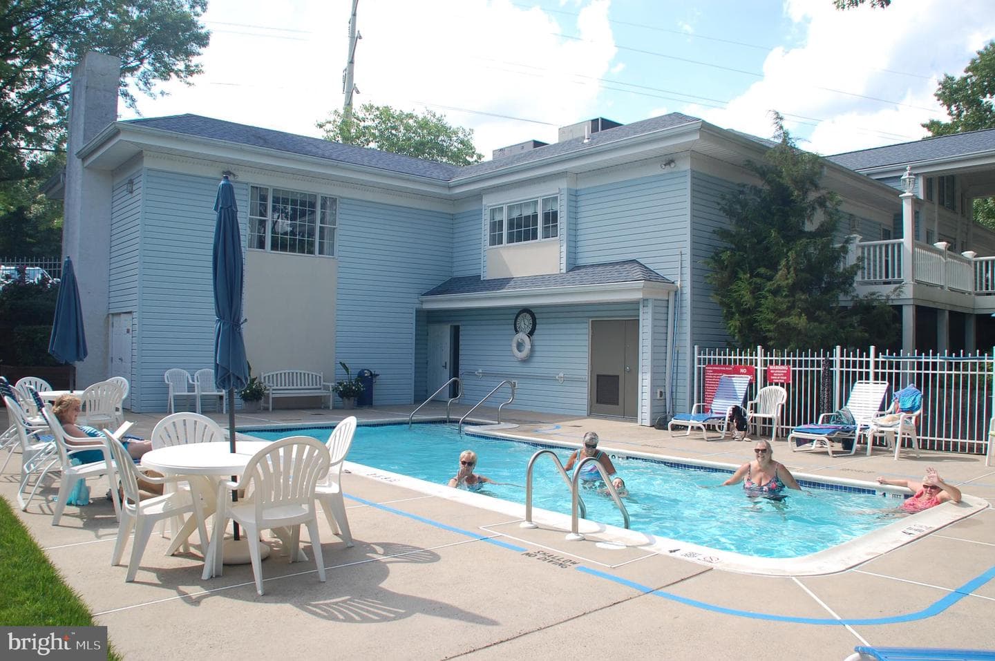 12 Victoria Court photo 76