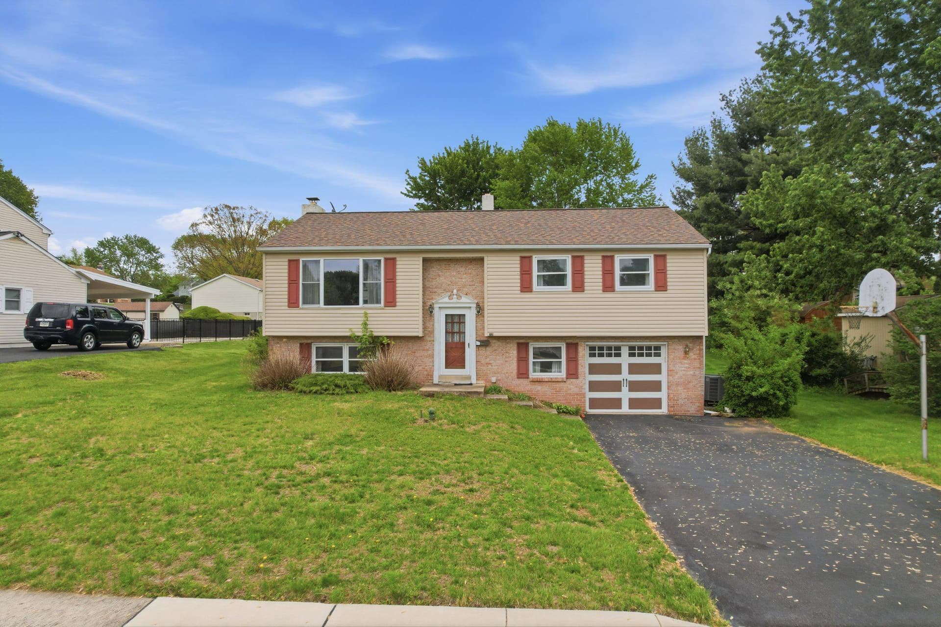330 Wexford Road photo 2