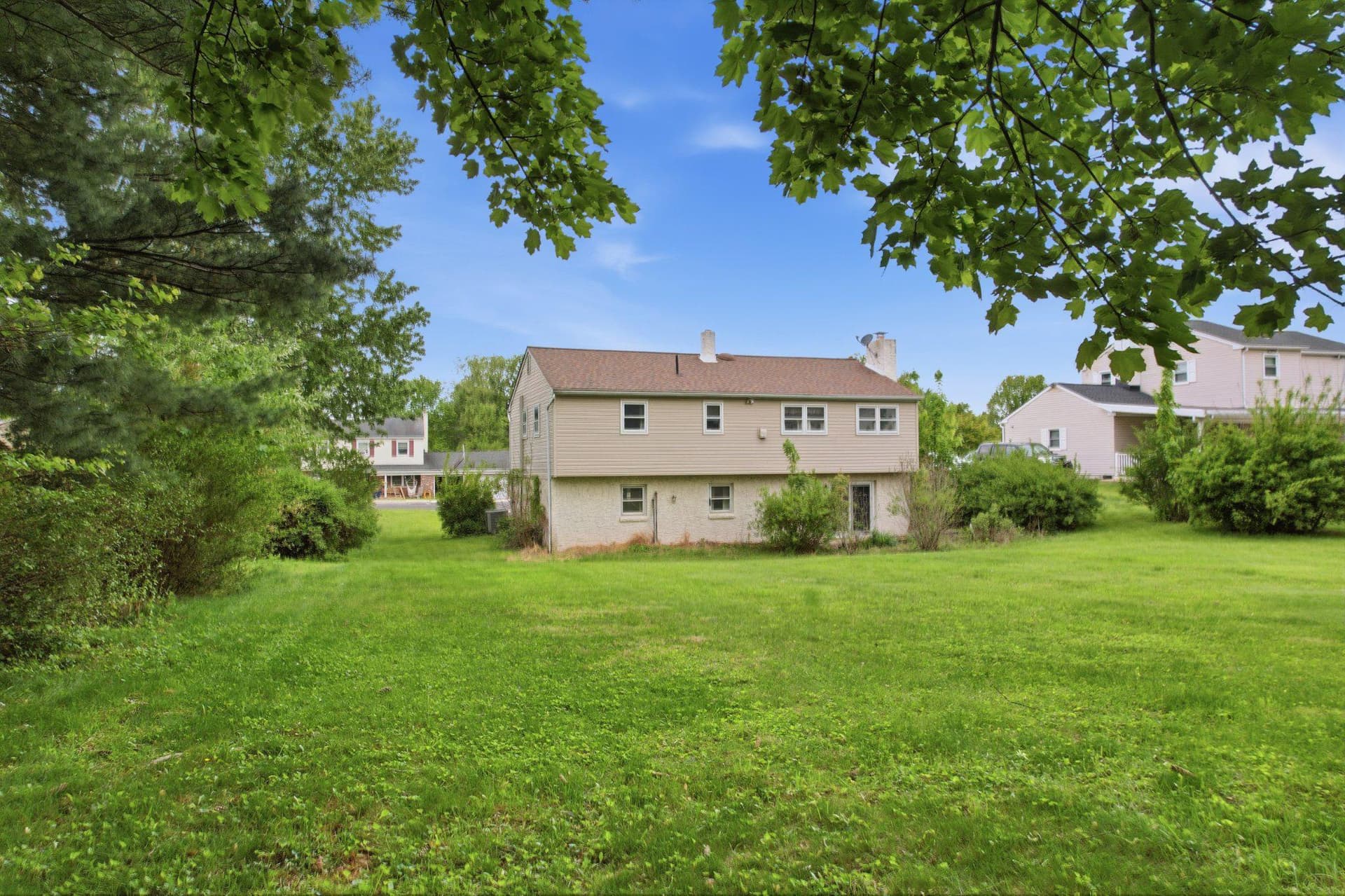 330 Wexford Road photo 37
