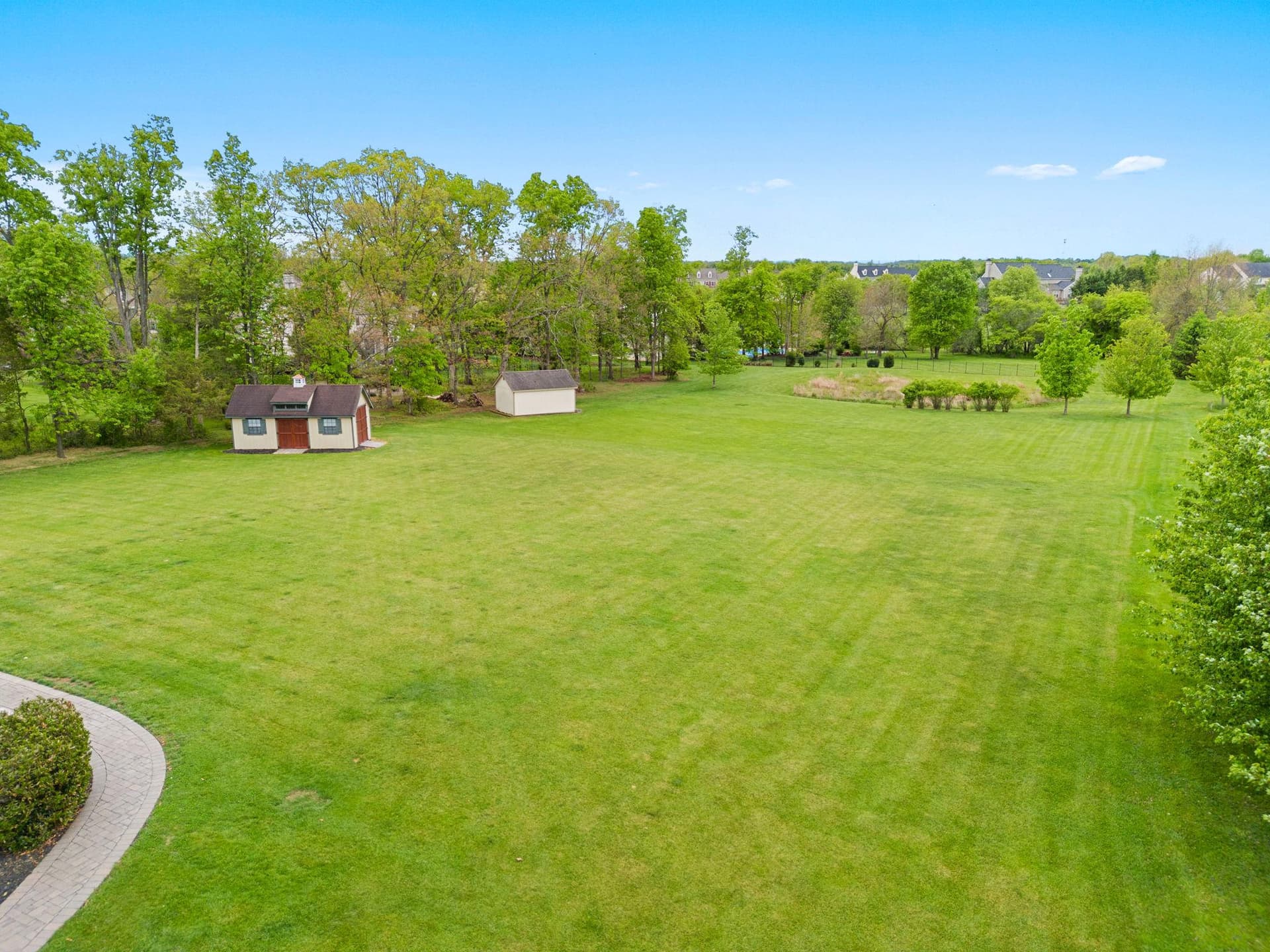 912 Ashbourne Way photo 39