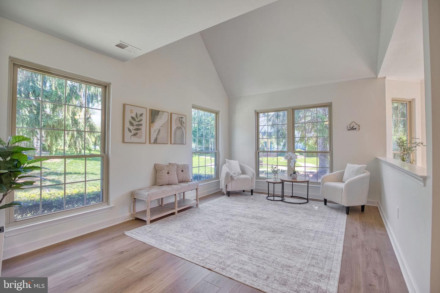 1408 Stratford Court #condo 1408 photo 4