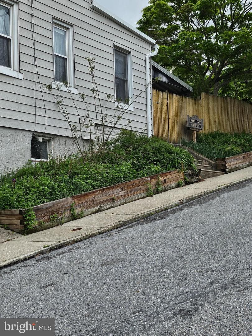 138 Ebenezer Avenue photo 3