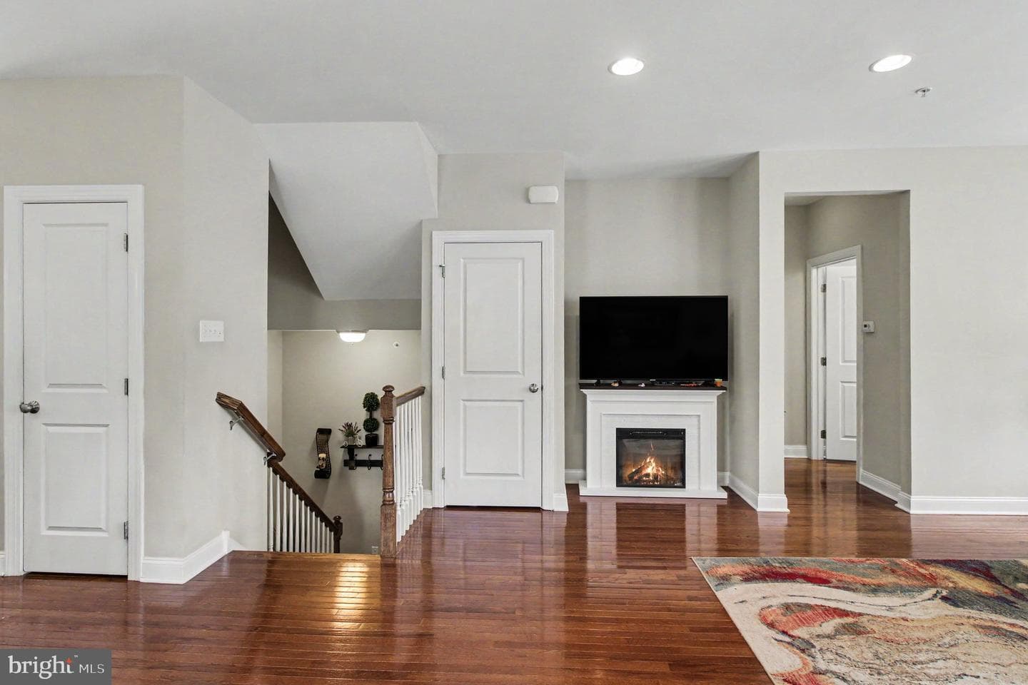 100 Arlington Lane photo 6