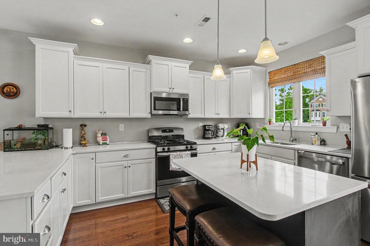 100 Arlington Lane photo 9