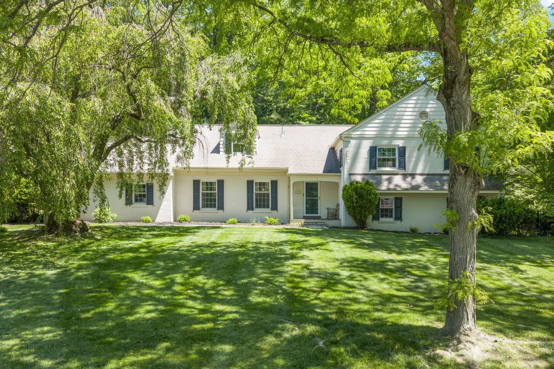 833 Great Springs Road photo 4