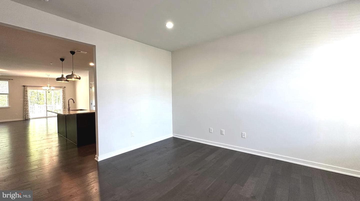 229 Wynstone Court photo 5