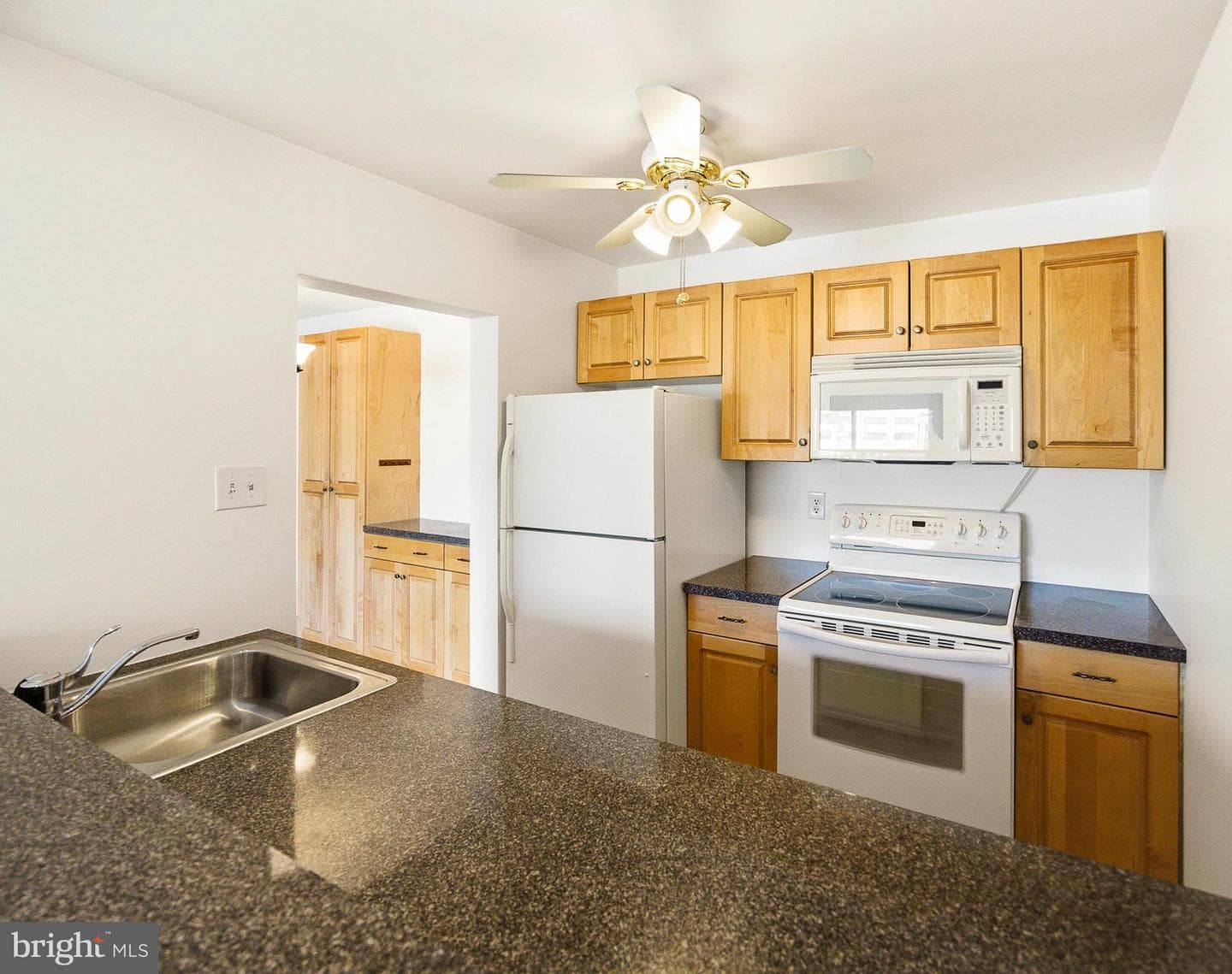 1570 The Fairway #312 E photo 4