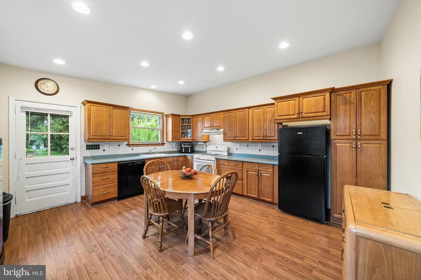 209 Harry Street photo 12