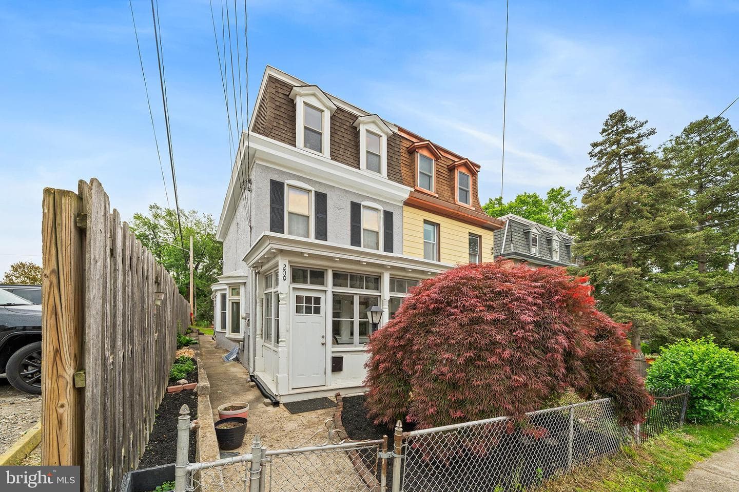 209 Harry Street photo 2