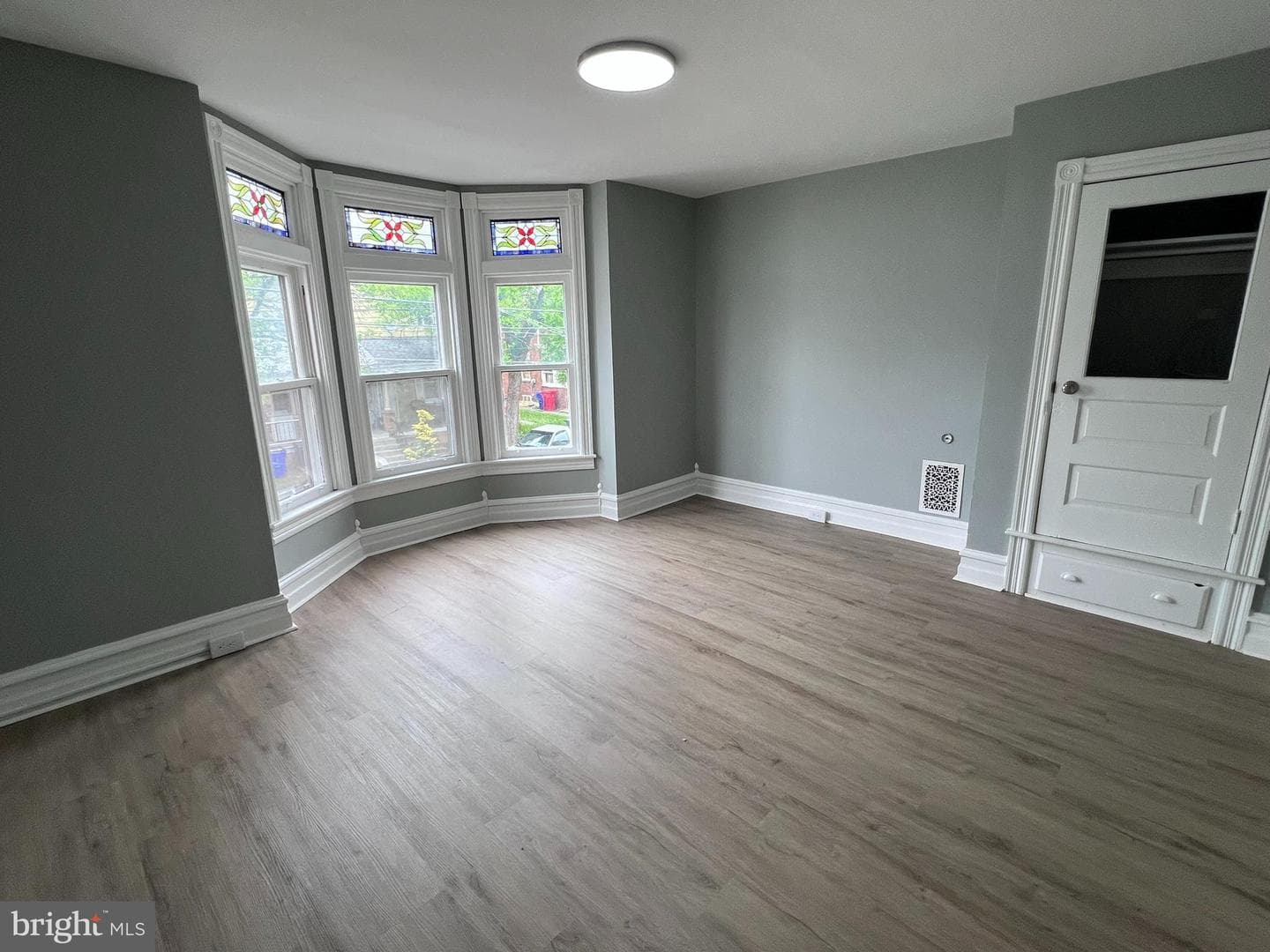 804 Queen Street photo 16