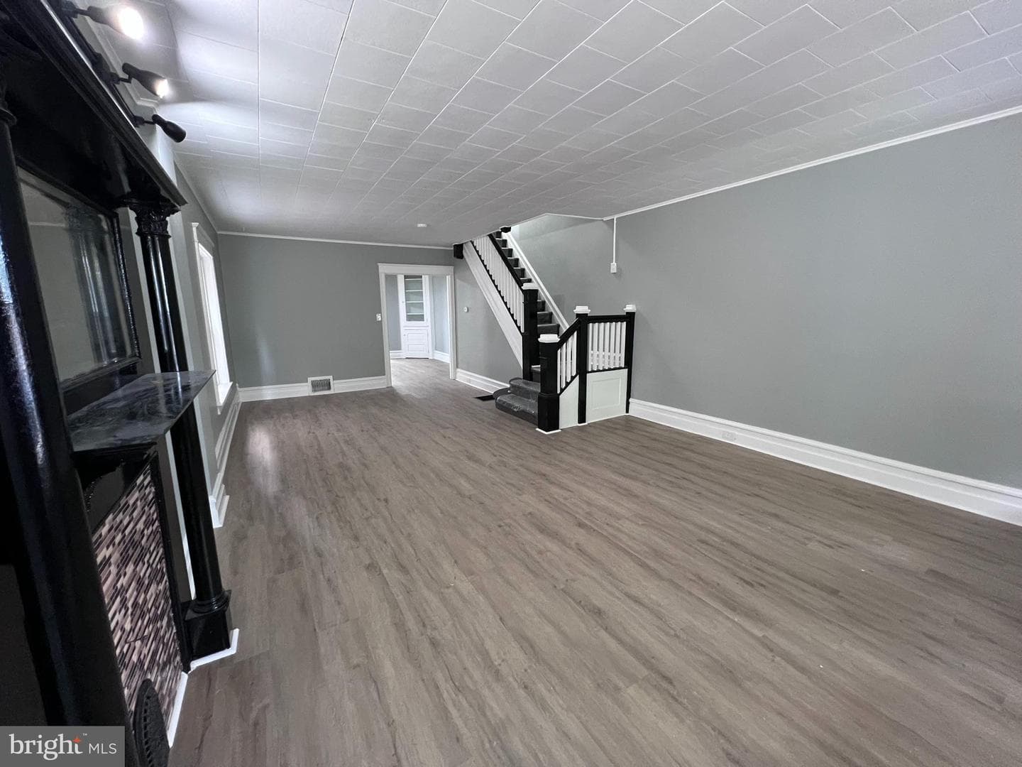 804 Queen Street photo 3