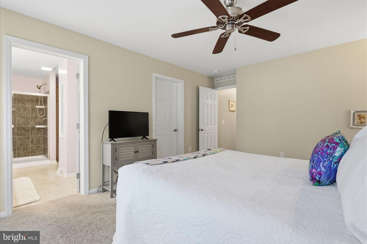 423 Delphinium Way photo 22